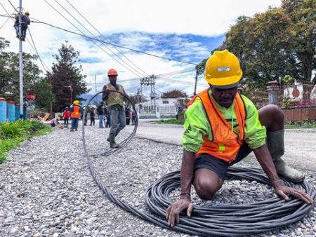 Program Listrik Desa di Papua Pilar Keadilan Energi Nasional