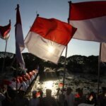 Kibarkan Bendera Merah Putih Rayakan Kemerdekaan RI, di Tengah Euforia Simbol Budaya Pop