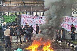 Presiden Ingatkan Elite Politik Jaga Demokrasi dari Aksi Anarkis
