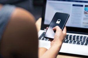 Mewaspadai Penipuan AI Keuangan Ilegal: Ancaman Baru Ruang Digital