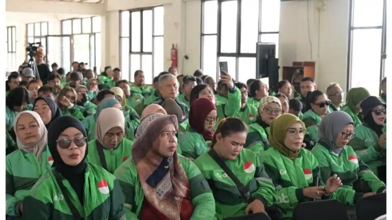 Prabowo Sahkan Perpres Ojol, Atur Tarif dan Jaminan Sosial